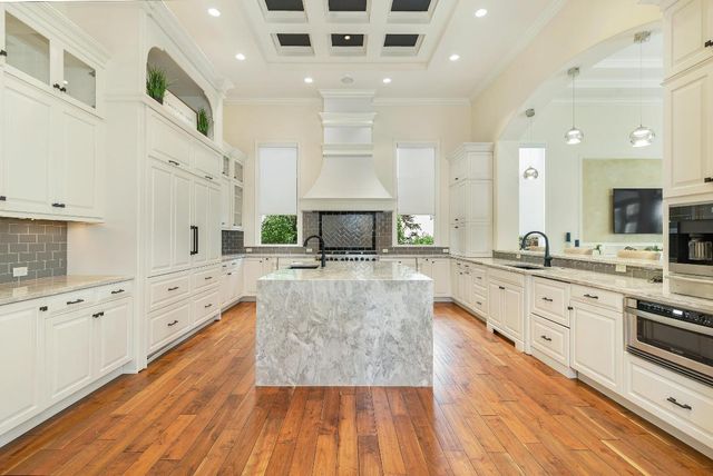 135 W Bears Club Drive, Jupiter, FL 33477