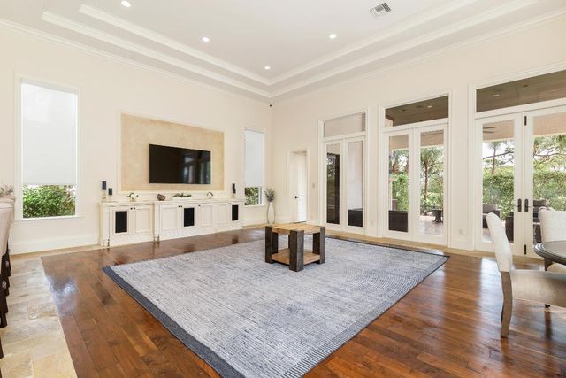 135 W Bears Club Drive, Jupiter, FL 33477