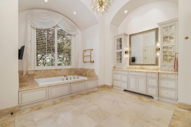 135 W Bears Club Drive, Jupiter, FL 33477