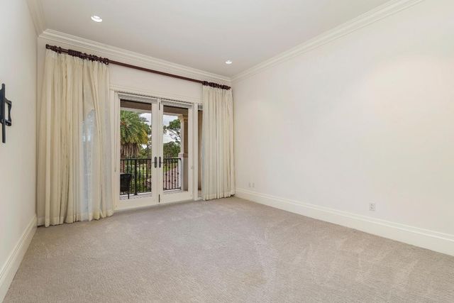 135 W Bears Club Drive, Jupiter, FL 33477