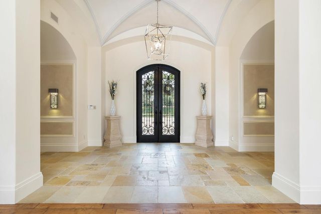 135 W Bears Club Drive, Jupiter, FL 33477