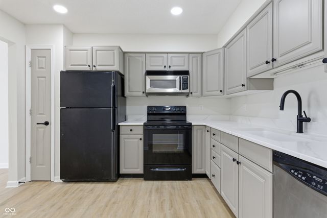 2525 Brewster Road, Indianapolis, IN 46268