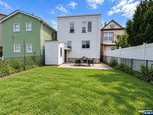 212 John Street, Harrison, NJ 07029