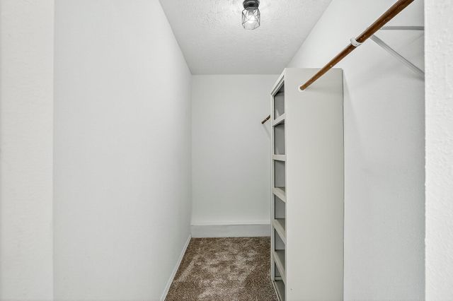 2800 W Washita Street, Springfield, MO 65807