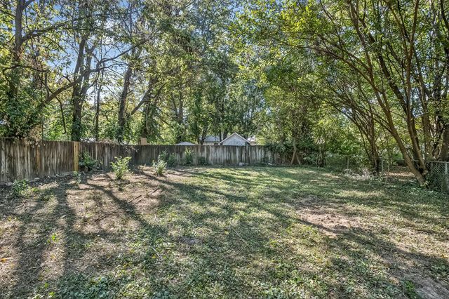 2800 W Washita Street, Springfield, MO 65807