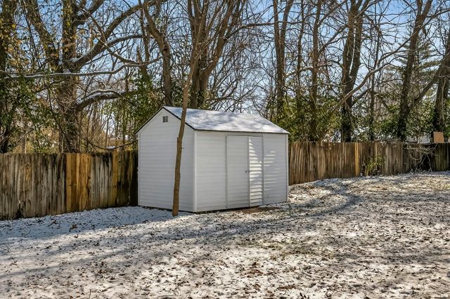 2800 W Washita Street, Springfield, MO 65807