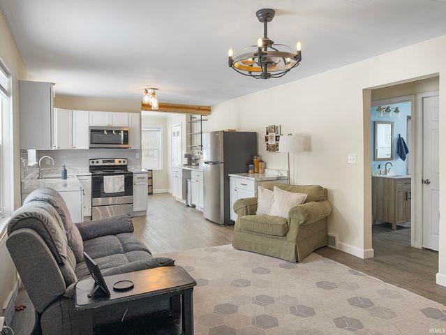 13620 Darmstadt Road, Evansville, IN 47725