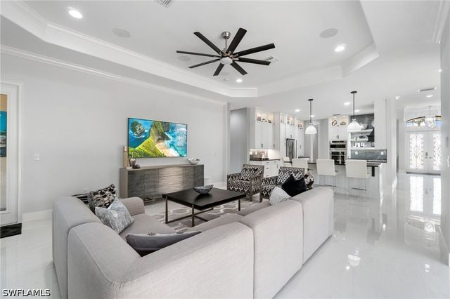 3440 Runaway LN, Naples, FL 34114