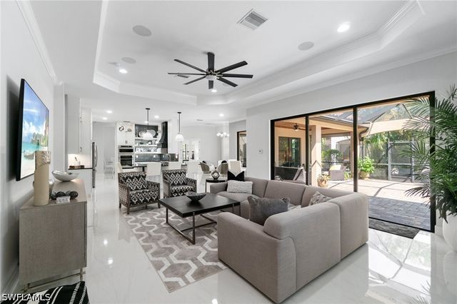 3440 Runaway LN, Naples, FL 34114
