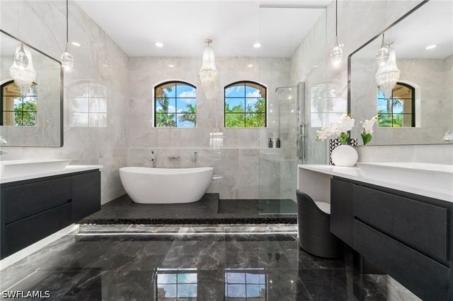 3440 Runaway LN, Naples, FL 34114