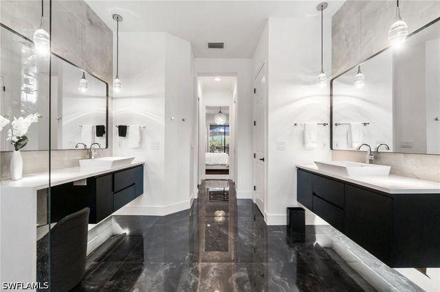 3440 Runaway LN, Naples, FL 34114
