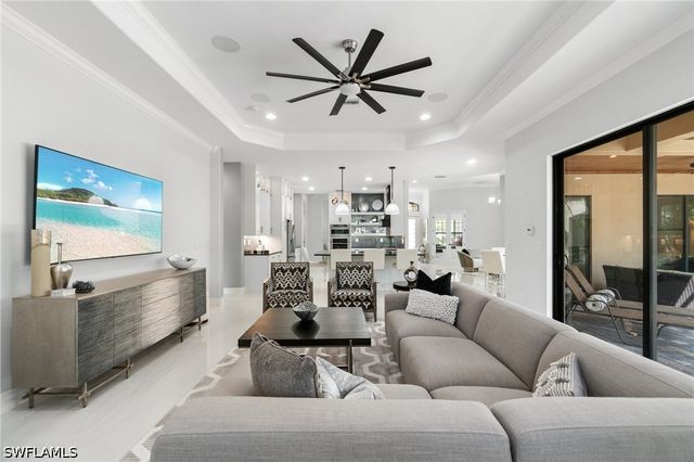 3440 Runaway LN, Naples, FL 34114
