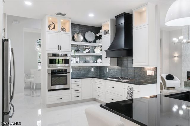 3440 Runaway LN, Naples, FL 34114