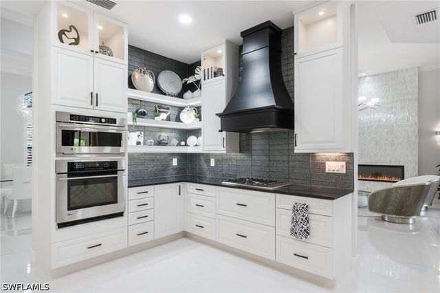 3440 Runaway LN, Naples, FL 34114