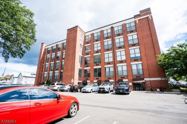 366 Trenton Ave 2E, Paterson City, NJ 07503