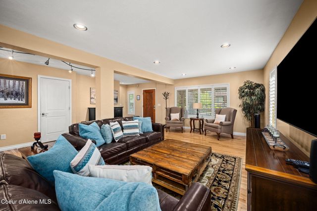 1219 E FRONT AVE, Coeur D'alene, ID 83814