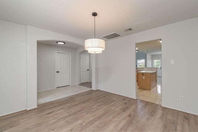 7206 Avon Park Lane, Houston, TX 77083