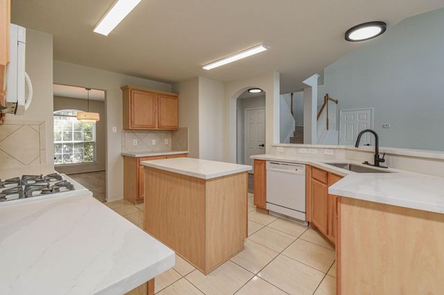 7206 Avon Park Lane, Houston, TX 77083