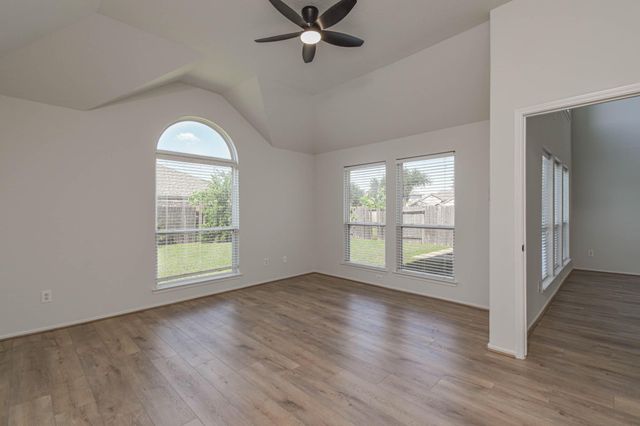 7206 Avon Park Lane, Houston, TX 77083