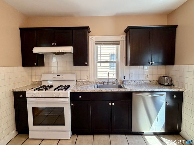 11 Hine Street, West Haven, CT 06516