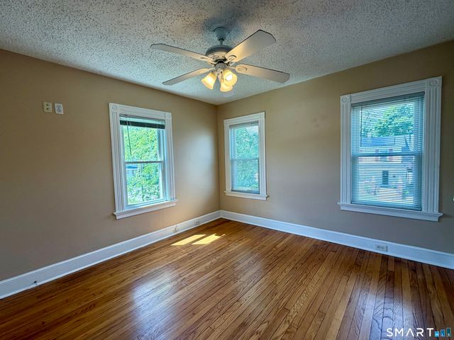 11 Hine Street, West Haven, CT 06516