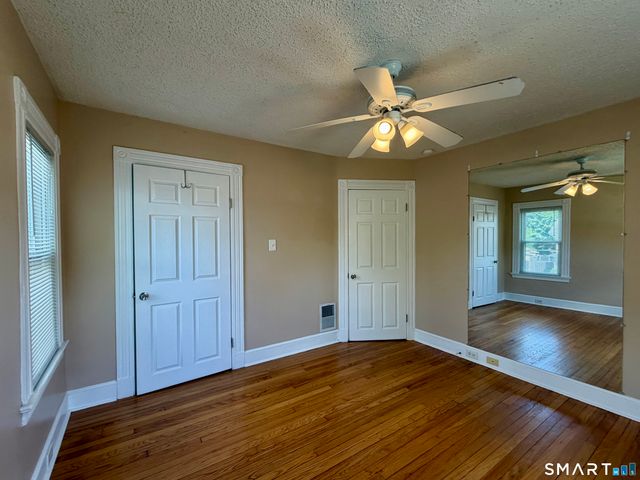11 Hine Street, West Haven, CT 06516