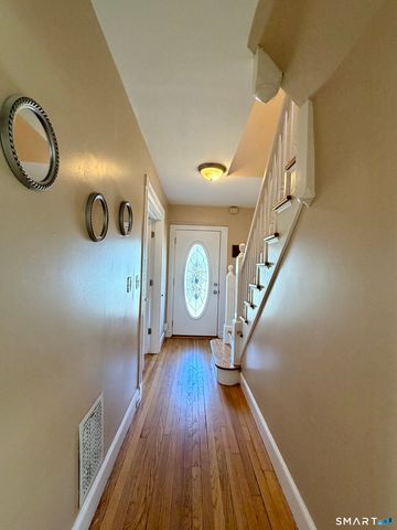 11 Hine Street, West Haven, CT 06516