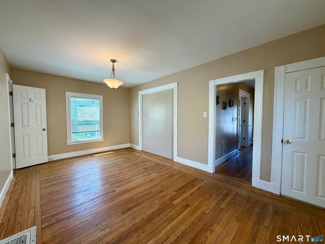 11 Hine Street, West Haven, CT 06516