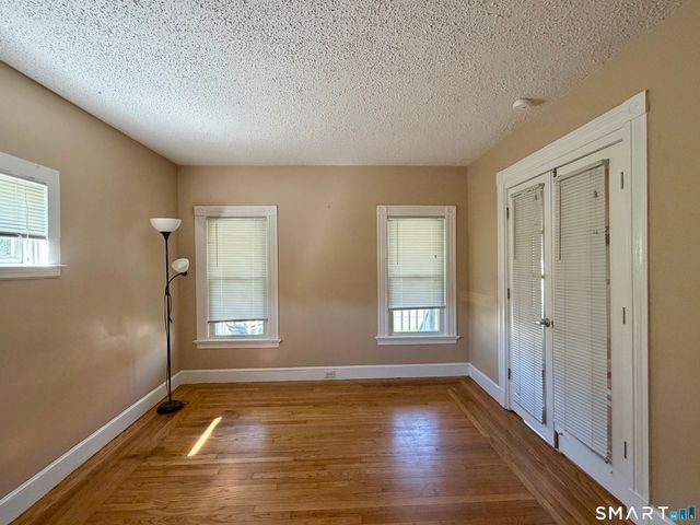 11 Hine Street, West Haven, CT 06516