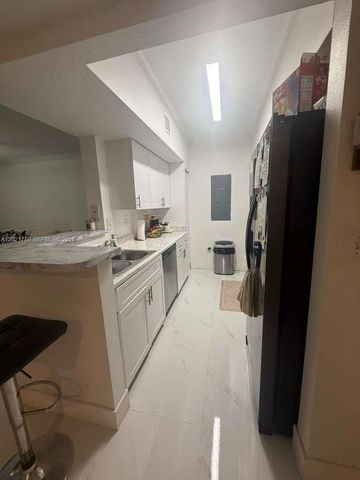 215 SW 117th Ter 14107, Pembroke Pines, FL 33025