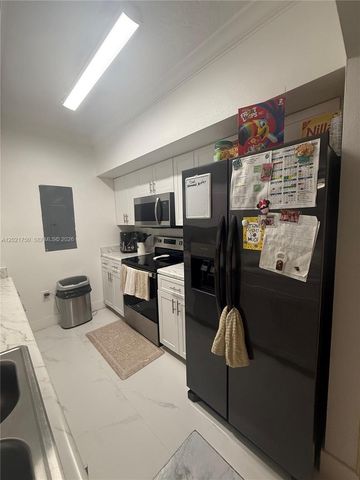 215 SW 117th Ter 14107, Pembroke Pines, FL 33025
