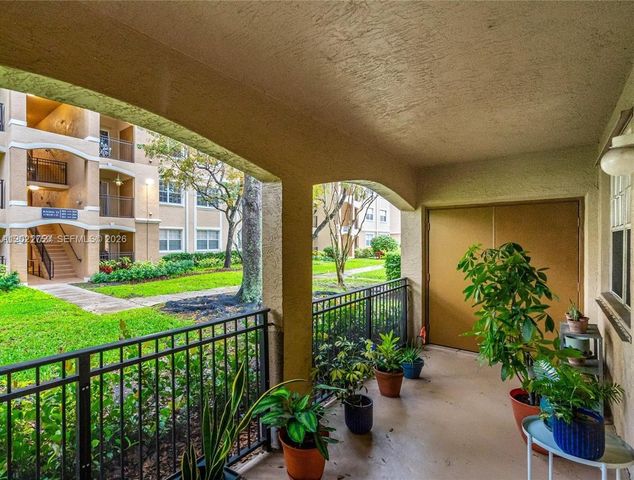 215 SW 117th Ter 14107, Pembroke Pines, FL 33025