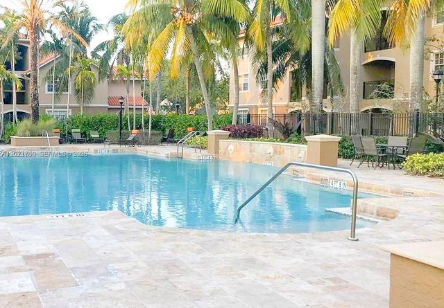 215 SW 117th Ter 14107, Pembroke Pines, FL 33025
