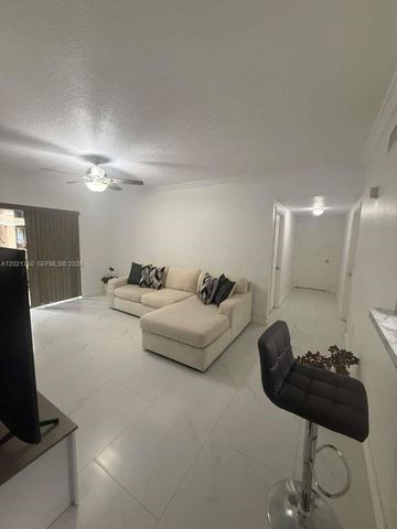 215 SW 117th Ter 14107, Pembroke Pines, FL 33025