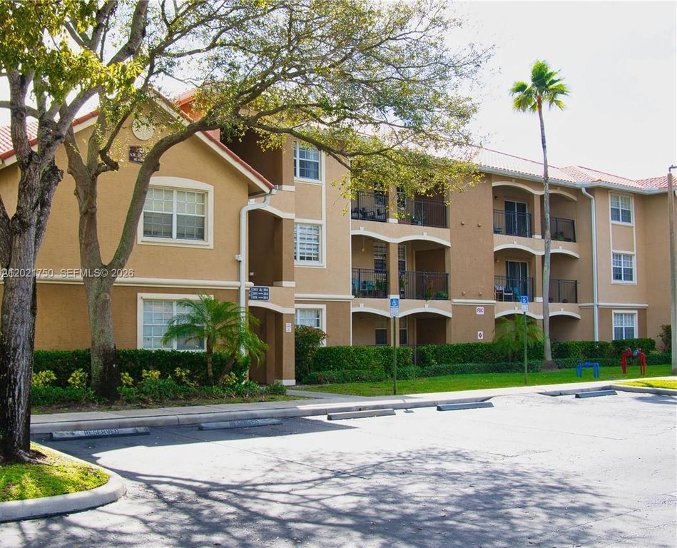 215 SW 117th Ter 14107, Pembroke Pines, FL 33025