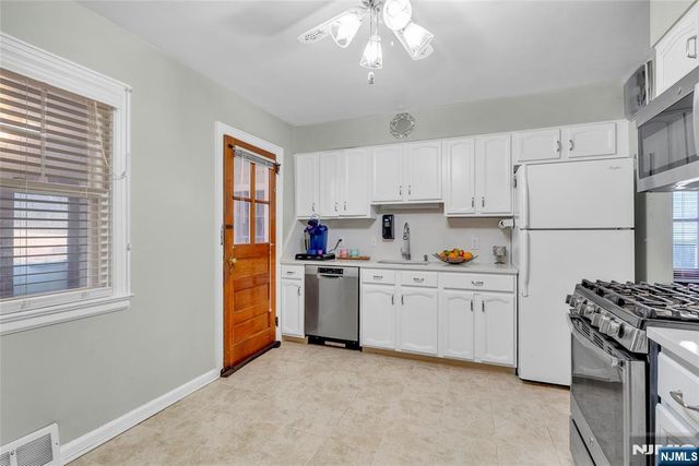 154 Watchung Drive, Hawthorne, NJ 07506