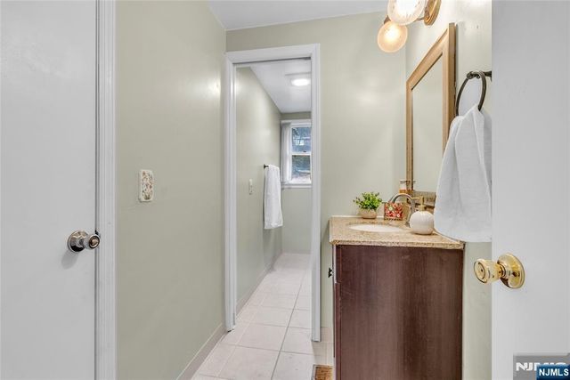 154 Watchung Drive, Hawthorne, NJ 07506