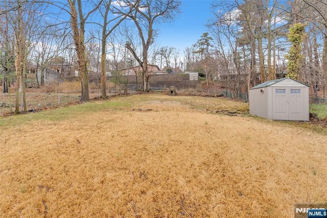 154 Watchung Drive, Hawthorne, NJ 07506