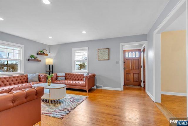 154 Watchung Drive, Hawthorne, NJ 07506