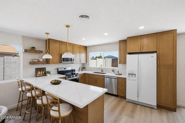 1733 W PERALTA Avenue, Mesa, AZ 85202