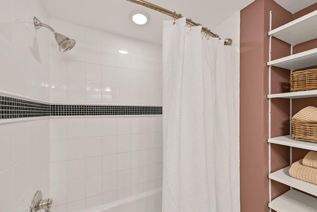 2438 Lefeber AVENUE, Wauwatosa, WI 53213