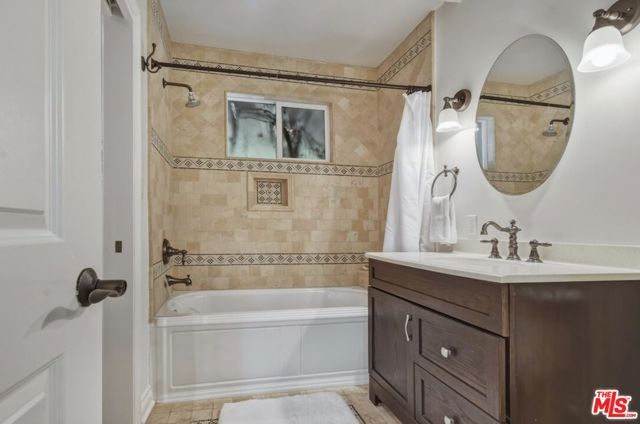8704 Ashcroft Avenue, West Hollywood, CA 90048