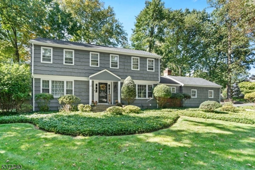 23 Walter St, Old Tappan Boro, NJ 07675