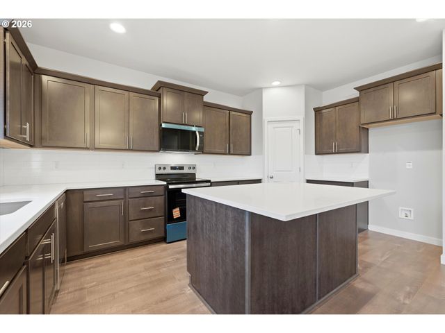 550 E Fourth St, Yamhill, OR 97148