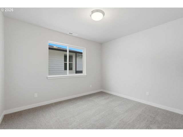 550 E Fourth St, Yamhill, OR 97148