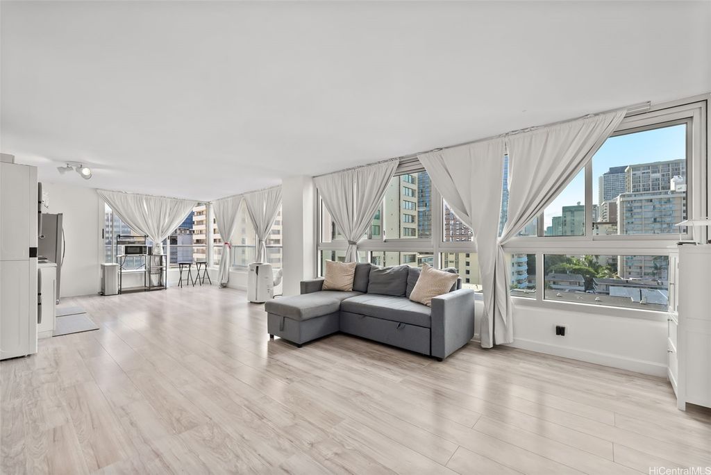 2421 Tusitala Street 803, Honolulu, HI 96815