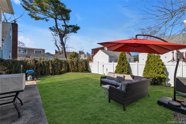201 Montauk Street, Valley Stream, NY 11580