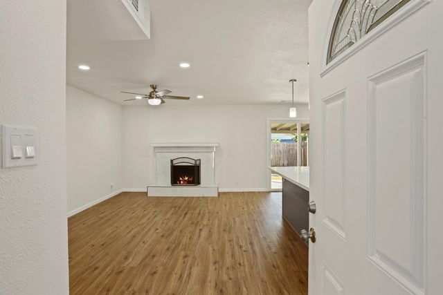 1828 Celeste, Modesto, CA 95355