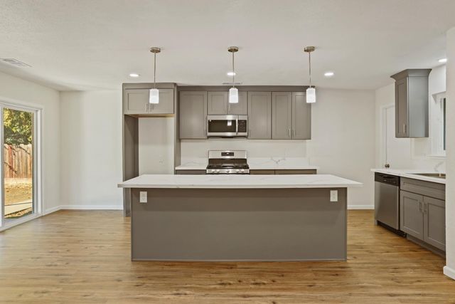 1828 Celeste, Modesto, CA 95355