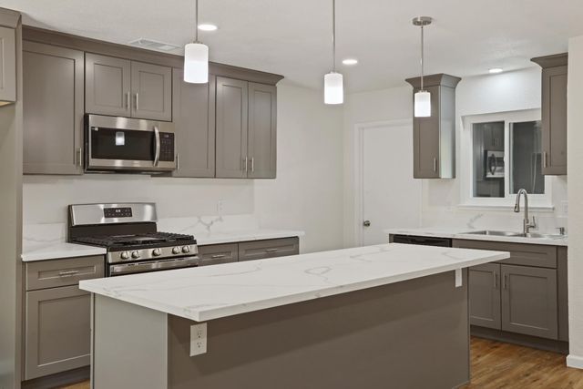 1828 Celeste, Modesto, CA 95355